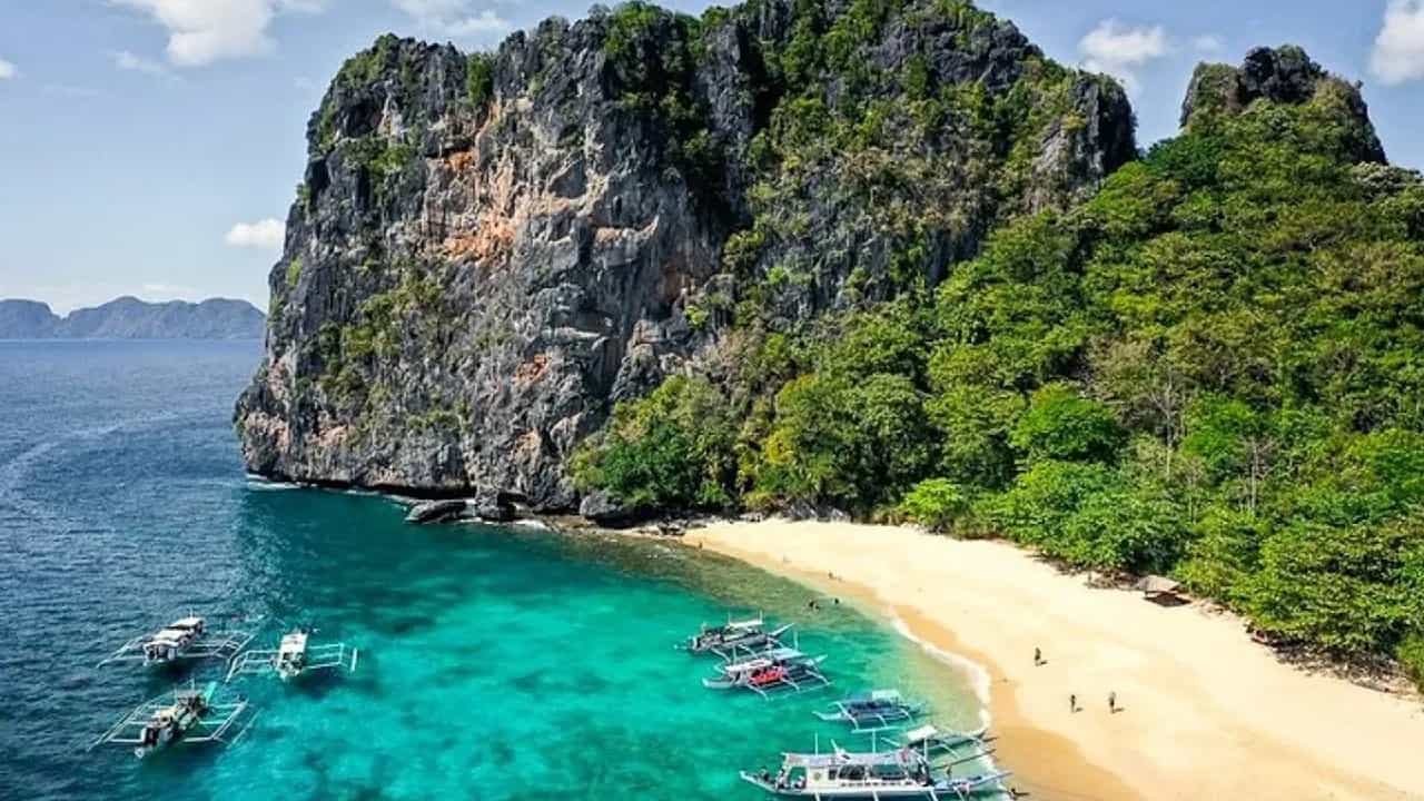 Joining Island Hopping Tour B in El Nido