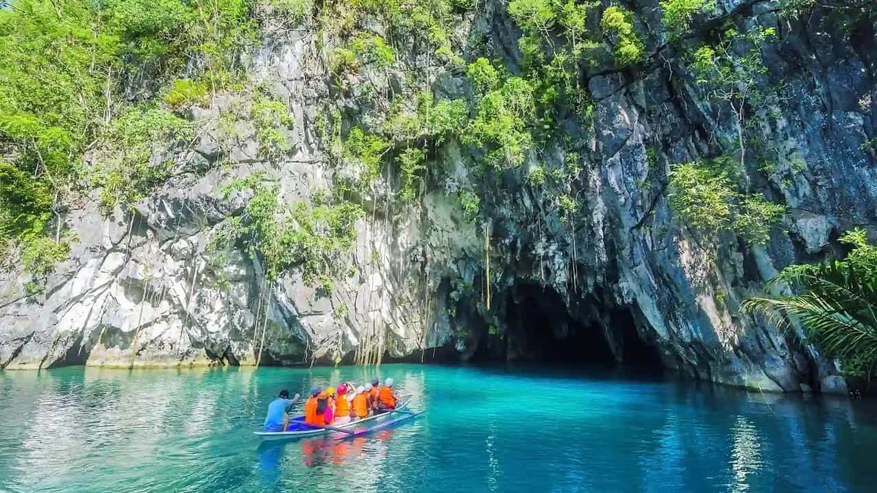 Private Underground River Tour from Puerto Princesa to El Nido